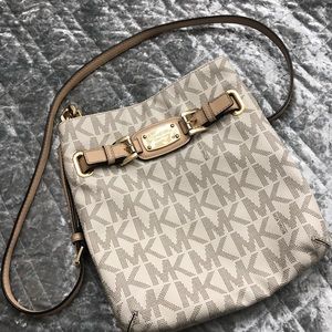 🎉🎉SOLD🎉🎉Michael Kors Purse